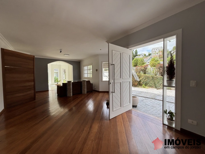 Casa Residencial para Venda - Campos do Jordão, Vale da Mantiqueira - REF: CA0317 Imagem da galeria de fotos: Casa Residencial para Venda - Campos do Jordão, Vale da Mantiqueira - REF: CA0317