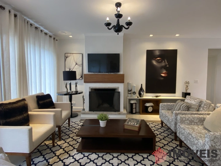 Imagem da galeria de fotos: Casa Residencial para Venda - Campos do Jordão, Vila Inglesa - REF: 2375