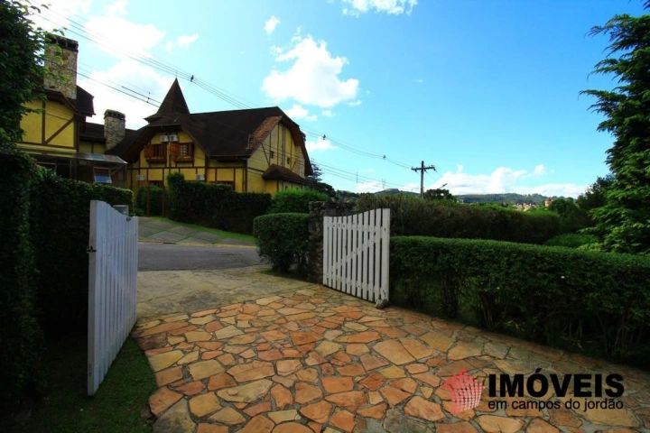 Imagem da galeria de fotos: Casa Residencial para Venda - Campos do Jordão, Vila Capivari - REF: 2402