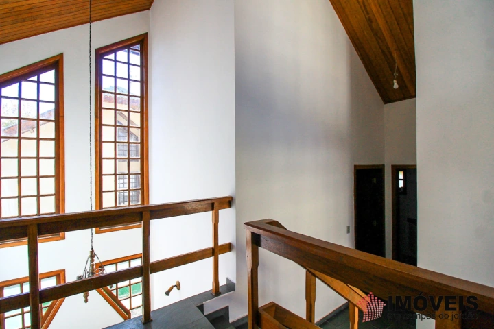 Casa Residencial para Venda - Campos do Jordão, Alto do Capivari - REF: 2053 Imagem da galeria de fotos: Casa Residencial para Venda - Campos do Jordão, Alto do Capivari - REF: 2053