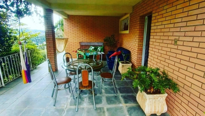 Casa Residencial para Venda Locação Mensal/Anual - Campos do Jordão, Vale Encantado - REF: 2584 Imagem da galeria de fotos: Casa Residencial para Venda Locação Mensal/Anual - Campos do Jordão, Vale Encantado - REF: 2584