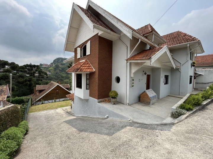 Casa Residencial para Venda - Campos do Jordão, Vila Cristina - REF: 2624 Imagem da galeria de fotos: Casa Residencial para Venda - Campos do Jordão, Vila Cristina - REF: 2624