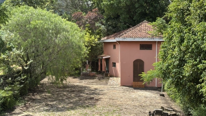 Casa Residencial para Venda - Campos do Jordão, São Bento do Sapucaí - REF: 2943 Imagem da galeria de fotos: Casa Residencial para Venda - Campos do Jordão, São Bento do Sapucaí - REF: 2943