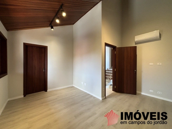 Casa Residencial para Venda - Campos do Jordão, Alto do Capivari - REF: 2855 Imagem da galeria de fotos: Casa Residencial para Venda - Campos do Jordão, Alto do Capivari - REF: 2855