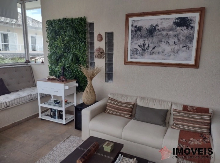 Imagem da galeria de fotos: Casa Residencial para Venda - Campos do Jordão, Vila Abernéssia - REF: 1984