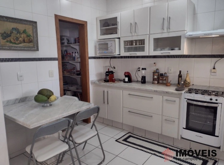 Imagem da galeria de fotos: Casa Residencial para Venda - Campos do Jordão, Vila Abernéssia - REF: 1984