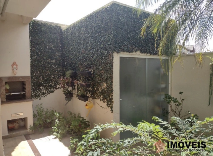 Imagem da galeria de fotos: Casa Residencial para Venda - Campos do Jordão, Vila Abernéssia - REF: 1984