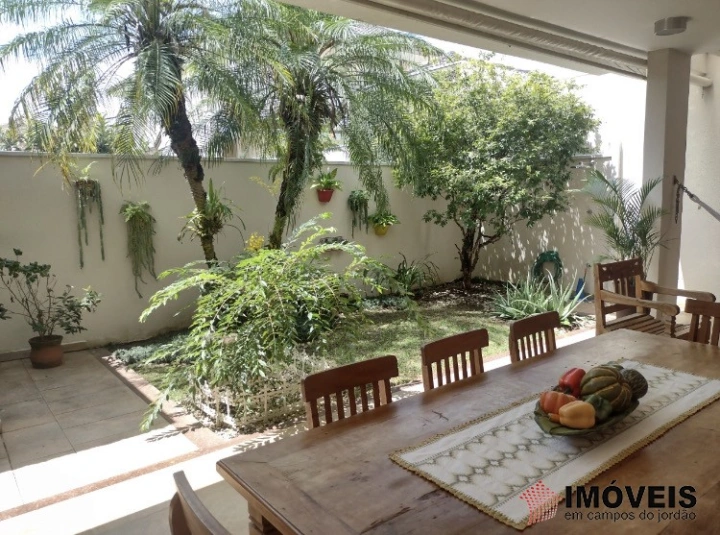 Imagem da galeria de fotos: Casa Residencial para Venda - Campos do Jordão, Vila Abernéssia - REF: 1984