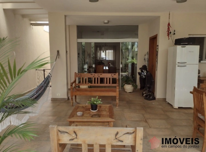 Imagem da galeria de fotos: Casa Residencial para Venda - Campos do Jordão, Vila Abernéssia - REF: 1984