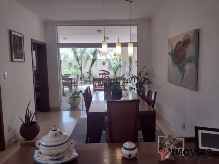 Imagem da galeria de fotos: Casa Residencial para Venda - Campos do Jordão, Vila Abernéssia - REF: 1984