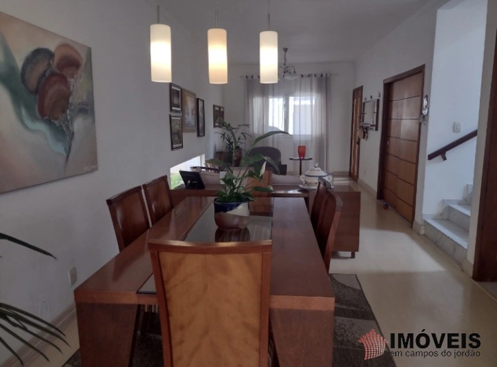 Imagem da galeria de fotos: Casa Residencial para Venda - Campos do Jordão, Vila Abernéssia - REF: 1984