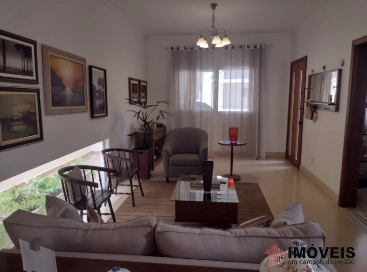 Imagem da galeria de fotos: Casa Residencial para Venda - Campos do Jordão, Vila Abernéssia - REF: 1984