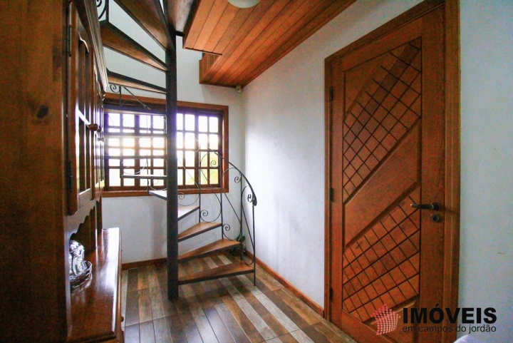 Casa Residencial para Venda - Campos do Jordão, Vila Campos do Jordão - REF: 1978 Imagem da galeria de fotos: Casa Residencial para Venda - Campos do Jordão, Vila Campos do Jordão - REF: 1978