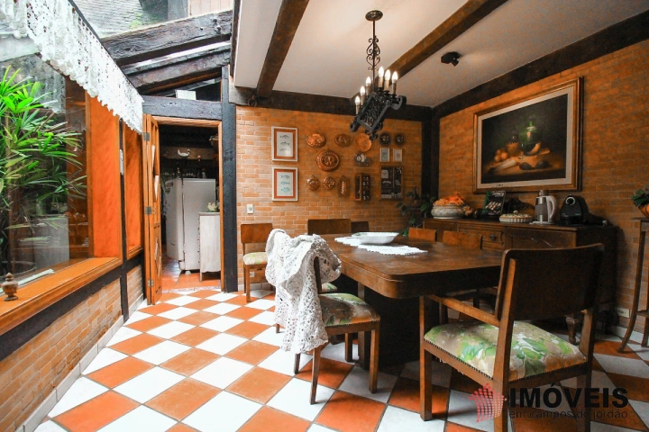 Casa Residencial para Venda - Campos do Jordão, Jardim Véu da Noiva - REF: 1976 Imagem da galeria de fotos: Casa Residencial para Venda - Campos do Jordão, Jardim Véu da Noiva - REF: 1976