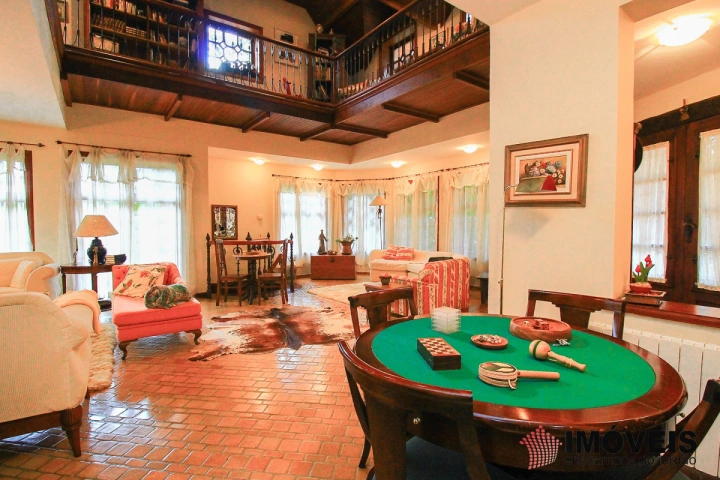 Casa Residencial para Venda - Campos do Jordão, Jardim Véu da Noiva - REF: 1976 Imagem da galeria de fotos: Casa Residencial para Venda - Campos do Jordão, Jardim Véu da Noiva - REF: 1976