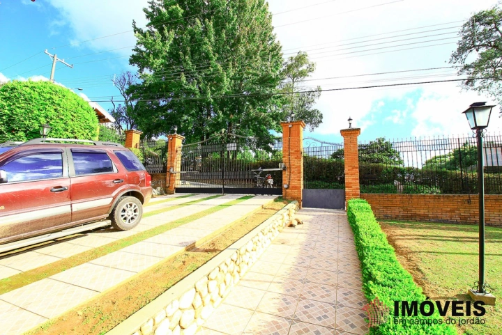 Casa Residencial para Venda - Campos do Jordão, Alto do Capivari - REF: 1647 Imagem da galeria de fotos: Casa Residencial para Venda - Campos do Jordão, Alto do Capivari - REF: 1647