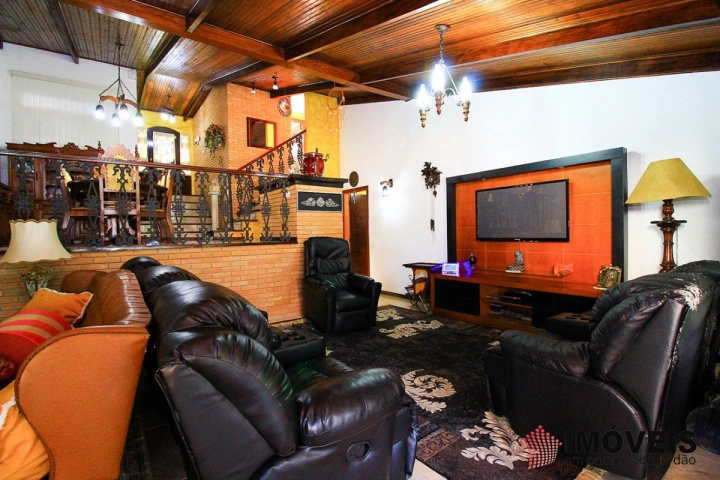 Casa Residencial para Venda - Campos do Jordão, Alto do Capivari - REF: 1647 Imagem da galeria de fotos: Casa Residencial para Venda - Campos do Jordão, Alto do Capivari - REF: 1647