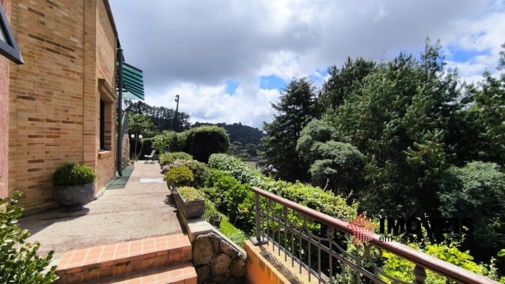 Casa Residencial para Venda - Campos do Jordão, Alto da Boa Vista - REF: CA0397 Imagem da galeria de fotos: Casa Residencial para Venda - Campos do Jordão, Alto da Boa Vista - REF: CA0397