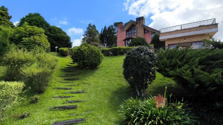 Casa Residencial para Venda - Campos do Jordão, Alto da Boa Vista - REF: CA0397 Imagem da galeria de fotos: Casa Residencial para Venda - Campos do Jordão, Alto da Boa Vista - REF: CA0397