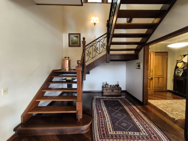 Casa Residencial para Venda - Campos do Jordão, Descansópolis - REF: CA0376 Imagem da galeria de fotos: Casa Residencial para Venda - Campos do Jordão, Descansópolis - REF: CA0376