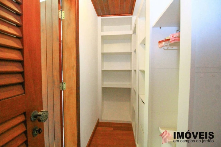 Casa Residencial para Venda - Campos do Jordão, Loteamento Véu da Noiva - REF: CA0015 Imagem da galeria de fotos: Casa Residencial para Venda - Campos do Jordão, Loteamento Véu da Noiva - REF: CA0015