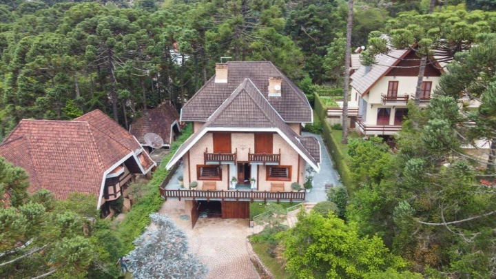 Casa Residencial para Venda - Campos do Jordão, Loteamento Véu da Noiva - REF: CA0015 Imagem da galeria de fotos: Casa Residencial para Venda - Campos do Jordão, Loteamento Véu da Noiva - REF: CA0015