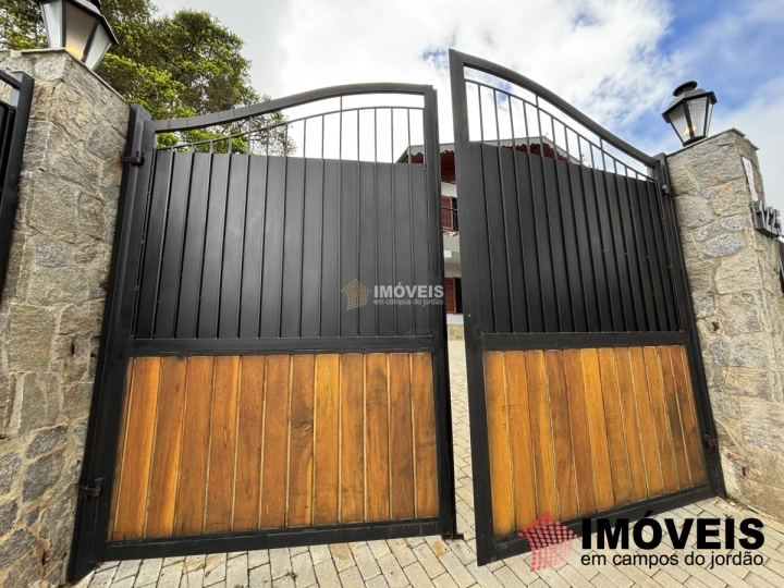 Imagem da galeria de fotos: Casa Residencial para Venda - Campos do Jordão, Vila Nova Suiça - REF: CA0462