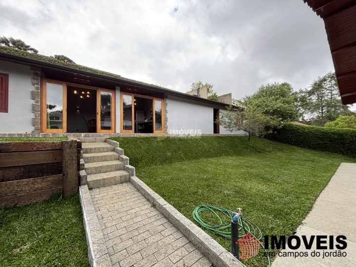Imagem da galeria de fotos: Casa Residencial para Venda - Campos do Jordão, Vila Nova Suiça - REF: CA0462