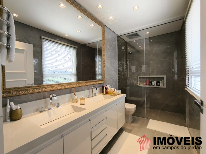 Imagem da galeria de fotos: Casa Residencial para Venda - Campos do Jordão, Descansópolis - REF: CA0467