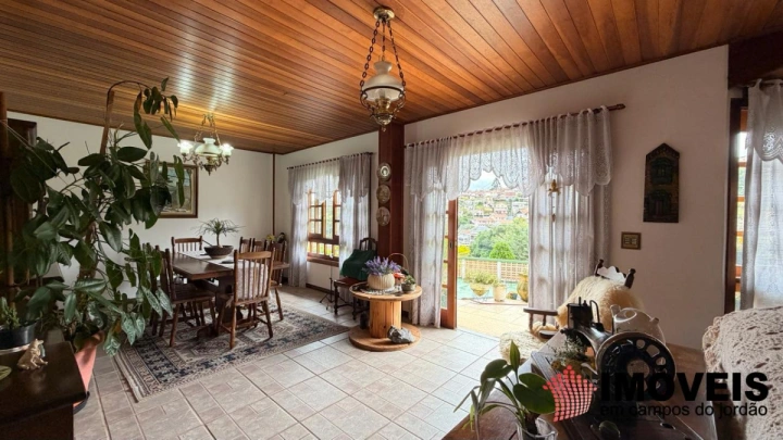 Imagem da galeria de fotos: Casa Residencial para Venda - Campos do Jordão, Vila Cristina - REF: CA0470