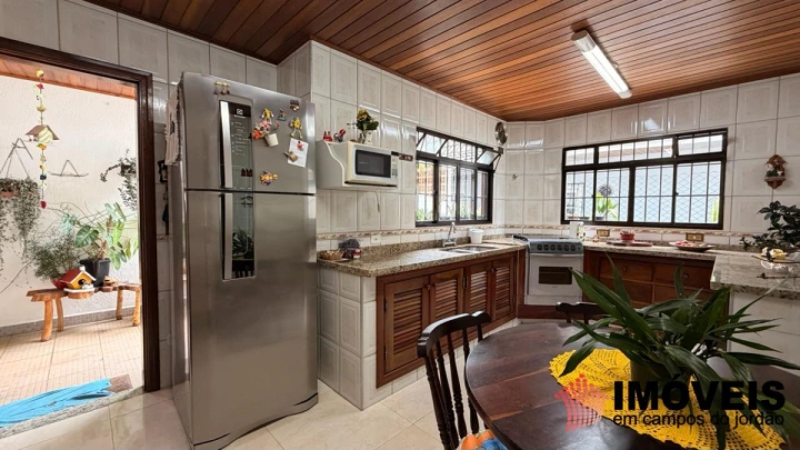 Imagem da galeria de fotos: Casa Residencial para Venda - Campos do Jordão, Vila Cristina - REF: CA0470