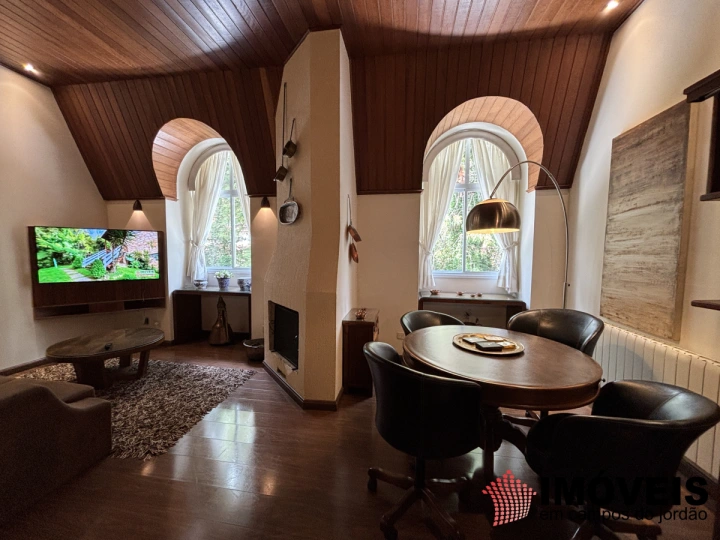 Apartamento Residencial para Locação Mensal/Anual - Campos do Jordão, Vila Everest - REF: AD0041 Imagem da galeria de fotos: Apartamento Residencial para Locação Mensal/Anual - Campos do Jordão, Vila Everest - REF: AD0041