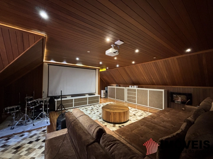 Imagem da galeria de fotos: Casa Residencial para Venda - Campos do Jordão, Alto do Capivari - REF: 2800