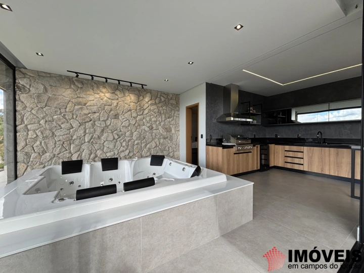 Imagem da galeria de fotos: Casa Residencial para Venda - Campos do Jordão, Descansópolis - REF: CA0369