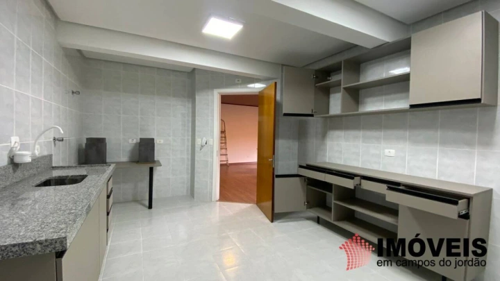 Apartamento Residencial para Locação Mensal/Anual - Campos do Jordão, Vila Abernéssia - REF: AD0019 Imagem da galeria de fotos: Apartamento Residencial para Locação Mensal/Anual - Campos do Jordão, Vila Abernéssia - REF: AD0019