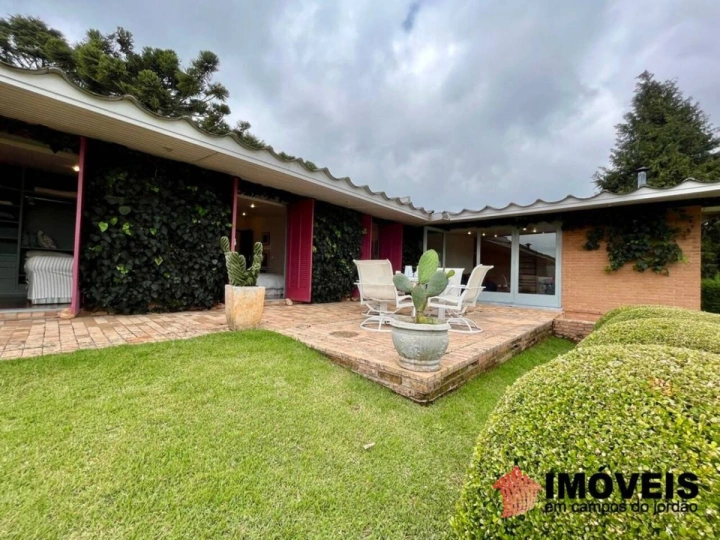 Imagem da galeria de fotos: Casa Residencial para Venda - Campos do Jordão, Vila Inglesa - REF: CA0171